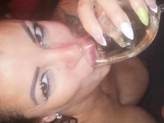 Amateur hot teen brunette makes her tongue dance