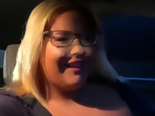 Amateur hottie fucked outdoor in public