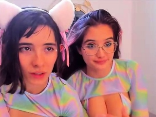 Blonde and brunette lesbian babes love