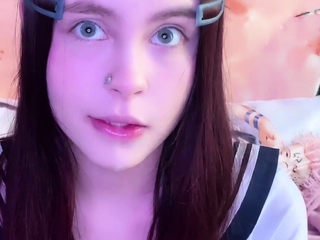 Brunette Solo Webcam Masturbation