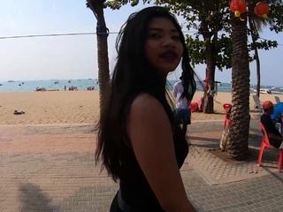 Bubble butt Thai teen sex with boyfriend