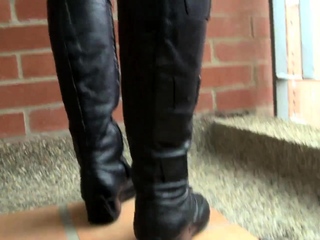 Bubble wazoo babe loves face sitting her wicked playmate