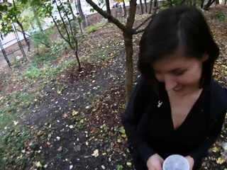 Amateur blonde damsel Lindsey Olsen gets a sausage