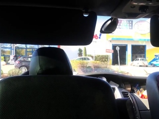 Amateur hottie fucked outdoor in public