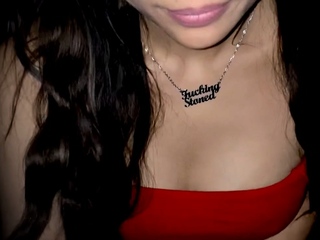 Amateur webcam babe showing her sexual goods