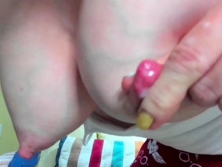 Big boob brunette masturbates on webcam