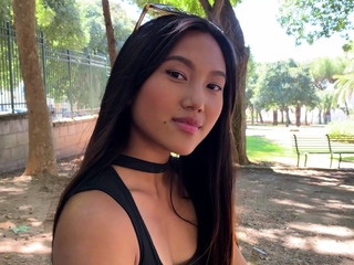 BJRAW May Thai’s mouth gets loaded