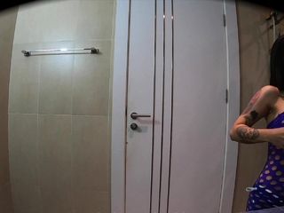 Busty Thai cam girl fucks a big dick foreigner