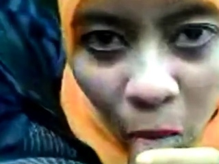 Cikgu bertudung blowjob
