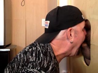 Gloryhole mature DILF mouth spermed after giving bj