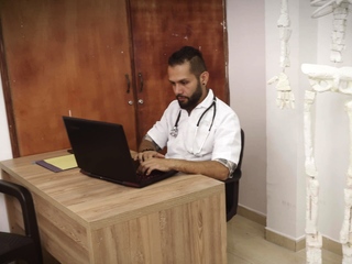 ABBY-IS-FUCKED-BY-HER-DOCTOR