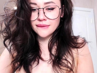 Love Chat Big Boobs Brunette Masturbating For Cam
