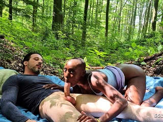 Outdoor Amateur Sex between Ebony Zaawaadi and German Guy