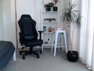 Hot blonde milf in solo masturbation show