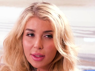 Trans swinger Gracie Jane enjoys big cock