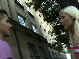 Giving sexy oral-service gives darling much delight