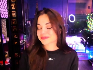 Amateur Webcam Babes Going Solo