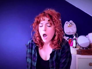 Molly Darling – Mommy Alien Impregnation