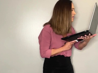 Solo SPH babe talking about small cocks