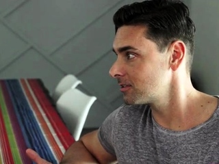 All natural bigtit babe Alyx Star uses a vibrator on her