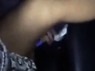 Amatoriale italiano ditalino a milf porca in auto