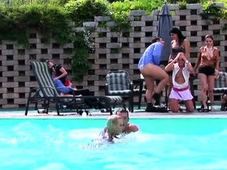 Bunch of wet cunts get stuffed with studs’ powerful jocks