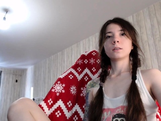 Cute amateur webcam teen girl toying pussy on webcam