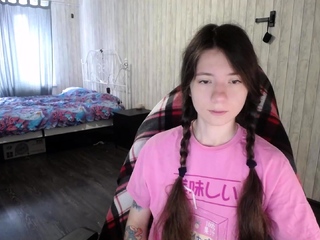 Lovely Amateur teen brunette masturbating outdoor