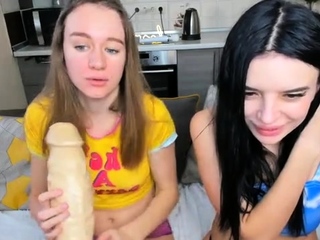 Magical_Mermaids – Public show