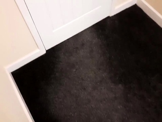 Stiefschwester hat mich beim Wichsen erwischt, wie ich sie i