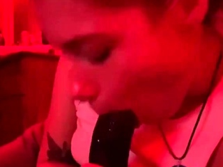 Webcam records amateur teens blowjob