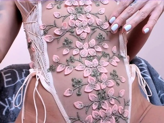 Amateur hottie solo masturbation