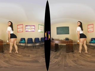 Brunette Solo Webcam Masturbation