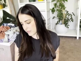 Hot brunette from squirt masturbating on webcam