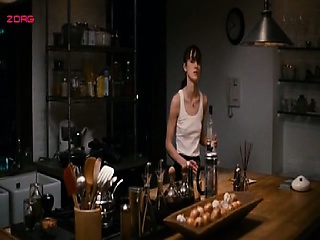 Keira Knightley showing off nipple pokey in white tank top,