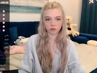 small_blondee Chaturbate cam porn videos
