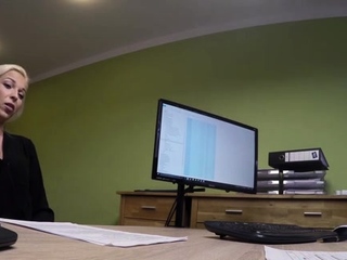 Stupefying girlie gets quim loving action