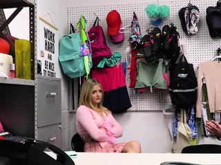 Teen fucked a cop to keep his mouth shut