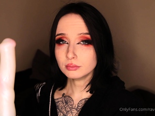 Webcam fun mature brunette with toys cum on cam