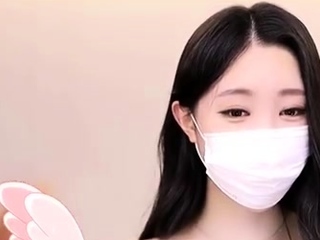 Amateur Webcam Cute Teen Plays Solo