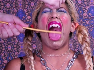 Curvy sub face fucked