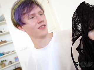 Dude caught lady satisfying herself and offered real boner