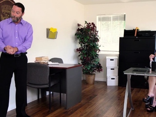 IGNORE4K. Investing in That Pussy