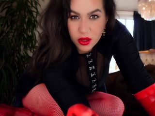 Madam Violet – RED means SPREAD