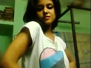 Super cute desi girl nude seducing on cam..