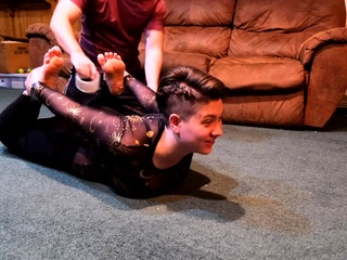 Amateur Frogtie Escape