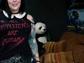 Brunette toys her ass on webcam