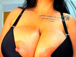 Love Chat Big Boobs Brunette Masturbating For Cam