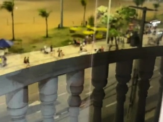 Negão metendo na casada rabuda e gozando na bunda da