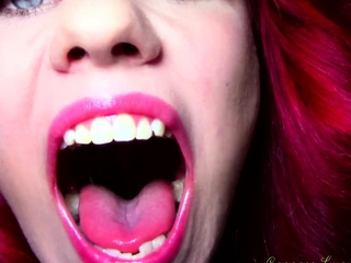 Amateur redhead masturbates then gives a blowjob